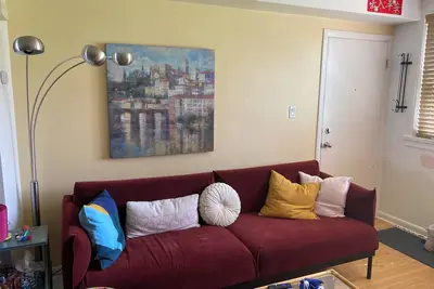 Image de Colorful and cozy apartment