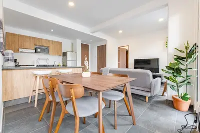 Image de Vh | Doctores 2 bedroom w/ balcony and parking I 207