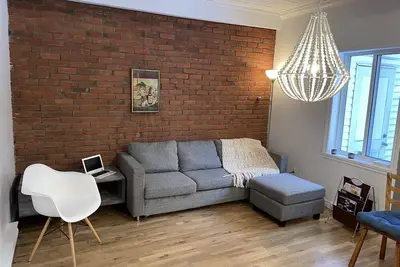 Image de Condo avec Jardin! 5 minute du metro!