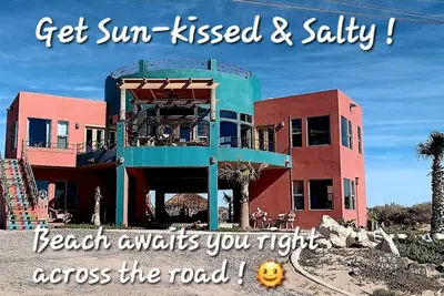 Image de Sunrise Apreciar La Vida Unique seaside getaway! Seconds from Las Conchas beach!