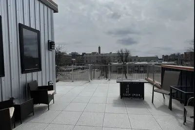 Image de Modern 5bd mins from downtown