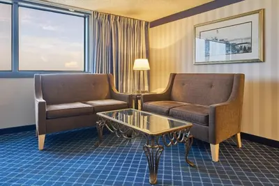 Image de 1-Bedroom Suite at a  Hotel