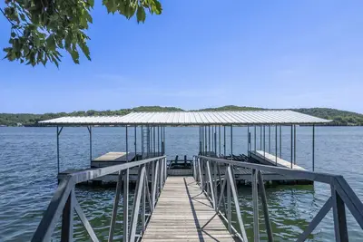 Image de Cliff View - Upscale waterfront 'cabin' with dock & fire pit