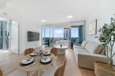 Image de 2br unit with City& River views with free Parking!