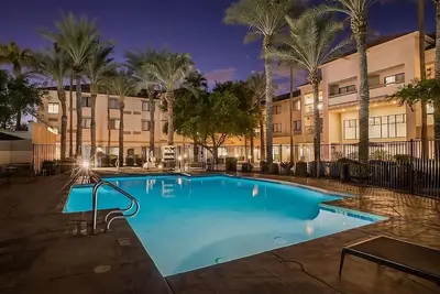Image de Desert Botanical Garden Tour! Three Convenient Units, Onsite Pool, Pet-friendly!
