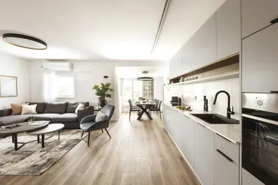 Image de Chic 2br Apt w Garden in Ramat Hasharon by Sea N' Rent