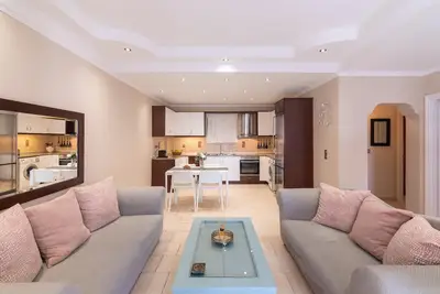 Image de Cozy and convenient two-bedroom apartment city getaway in Corfu
