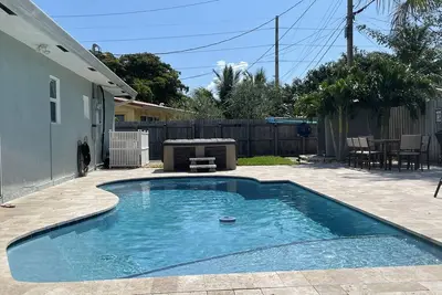 Image de Vacances au Soleil à 5 km de la plage avec piscine et spa privés.