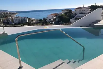 Image de Modern Villa + Infinity Pool opposite the beach. Best views in Nerja! Sleeps 6