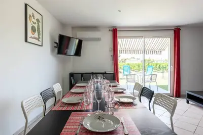 Image de Villa, composed of a 1 bedroom,