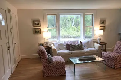 Image de Renovated historic home!