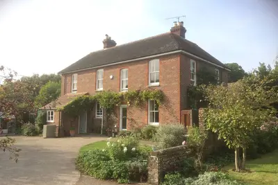 Image de Luxury 5 bedroom, 6 bed elegant countryside house nr Bosham & West Wittering