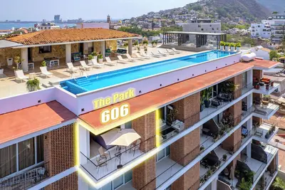 Image de The Park Ph-606 Luxury Condo -Romantic Zone