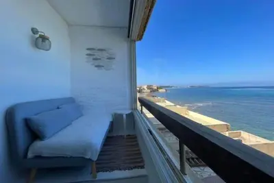 Image de 27m² en premier rang vue mer