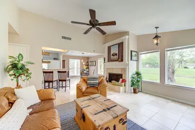 Image de Cozy Rustic Townhome! 2bd/2bth! W/D