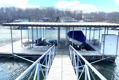 Image de Lakefront Home with Private Dock and Slip