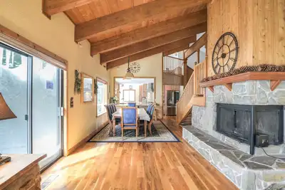 Image de Lakeview, 4200sqft, EVcharger, fireplace, office+GameRoom, KingsBeach, Northstar