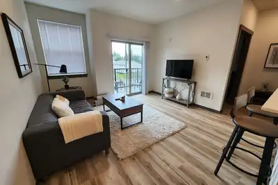 1-bedroom Apt. 305 w\/ free parking - New Building