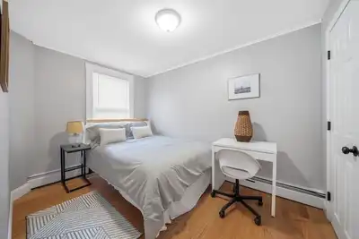 Image de 4br/1bth Easy Commute South Boston Apartment