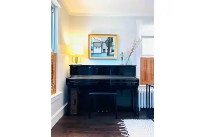 Image de Modern 1860s Newport Cottage (1 month)
