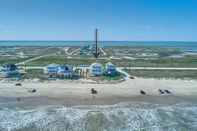 Beachfront Beauty with Bay Views and Boat Ramp Access