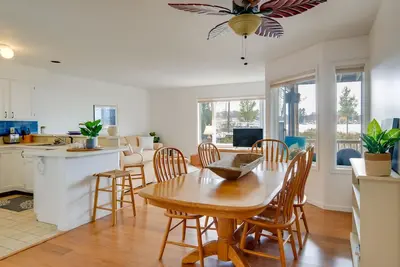 Image de Lakefront Elk Rapids Vacation Rental w/ Deck!
