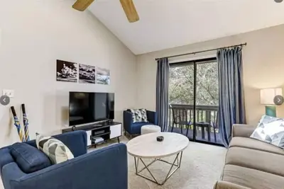 Image de Beach Escape, 1 block from the Beach and Pool