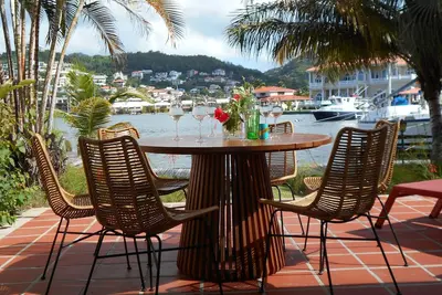 Image de Waterfront condo walking distance to beach and restaurants