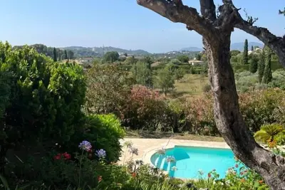 Image de Villa de charme à Mougins, avec piscine privée et vue imprenable