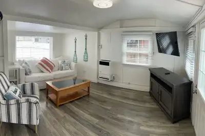 Image de Bayside Cottage - Steps from the Bay and Ocean with Ac