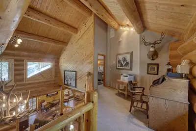 Stunning Log Cabin in the Woods