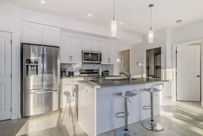 Image de Modern Waterfront Home 9Km long Canal with beautiful views. Feel like a resort