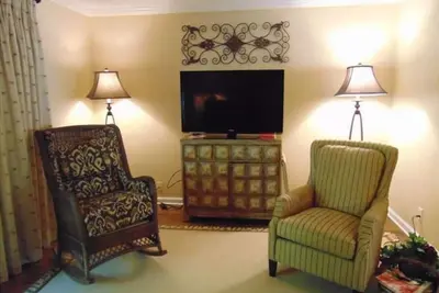 Image de N5 Home away from home perfect for families with 1 king, 4 twin beds in Ocean Walk