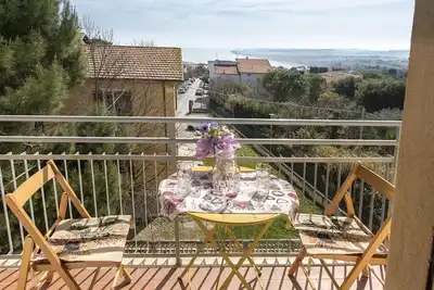 Image de S300 - Sirolo, three-room apartment near the center with sea view