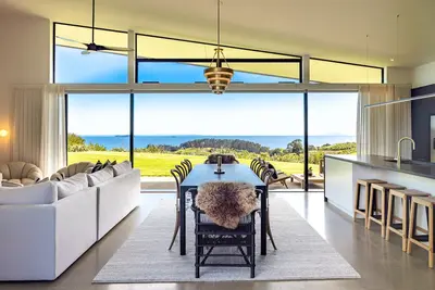 Image de Tirohanga Luxury | Coast & Country | Winter Deal - Stay for 3, Pay for 2