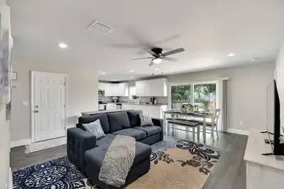 Image de Private Home | Outdoor Seating | Grill | 15% Off Weekly Stays