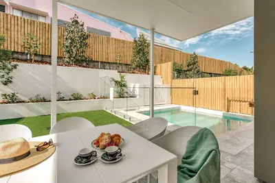 Image de Essence Peregian- Saltbush Luxury 5 Bedroom Home with Private Pool