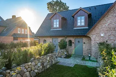 Image de Am Lee - Wunderschönes Mittelhausteil in Tinnum an den Salzwiesen mit Eigener Sauna