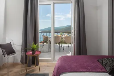 Appartement de deux chambres avec la terrasse et la vue sur le mer Rabac, Labin (A-9670-b)