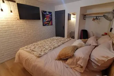 Image de Maison Déco Pop Et Chaleureuse Avec Spa, Sauna