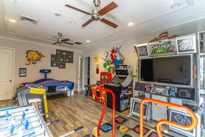 Image de 6br Villa | Private Pool | Near Disney & Legoland | En-Suite Baths | Balmoral Resort Amenities