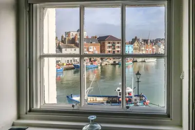 Image de Embassy, romantic, character holiday cottage in Brewers Quay Harbour