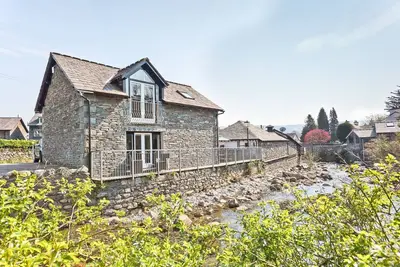 Image de Forge Bridge Cottage | Coniston - 2 bedroom riverside cottage for 3 people