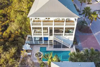 Image de Fin by AvantStay | 9 Br Destin Oasis with Pool & Spa | Walk to Beach