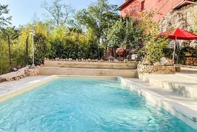Image de Villa dans le centre historique avec jardin, piscine, spa et climatisation