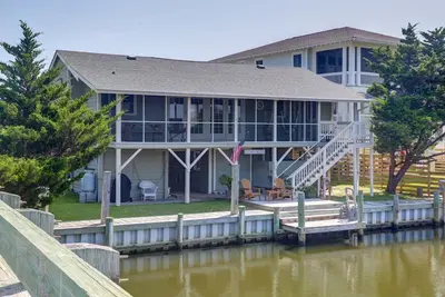 Image de We Still Do: Beautiful home on the canal in Oyster Creek with boat docking.