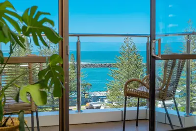 Image de Holiday unit in town with pool and ocean views