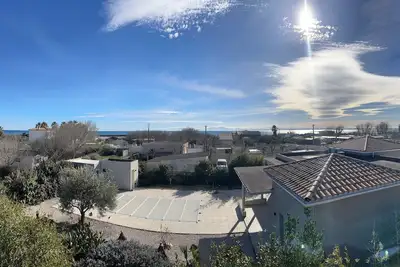 Image de Villa bord de mer à 90 mètres de la plage!