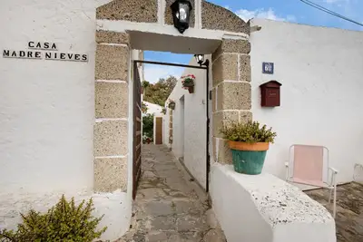 Maison de vacances 'Casa Rural Madre Nieves' avec vue sur la mer, terrasse privée et Wi-Fi