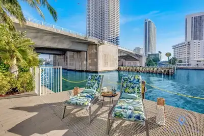 Image de Apartment w/ Balcony+ Gym + Near Beach